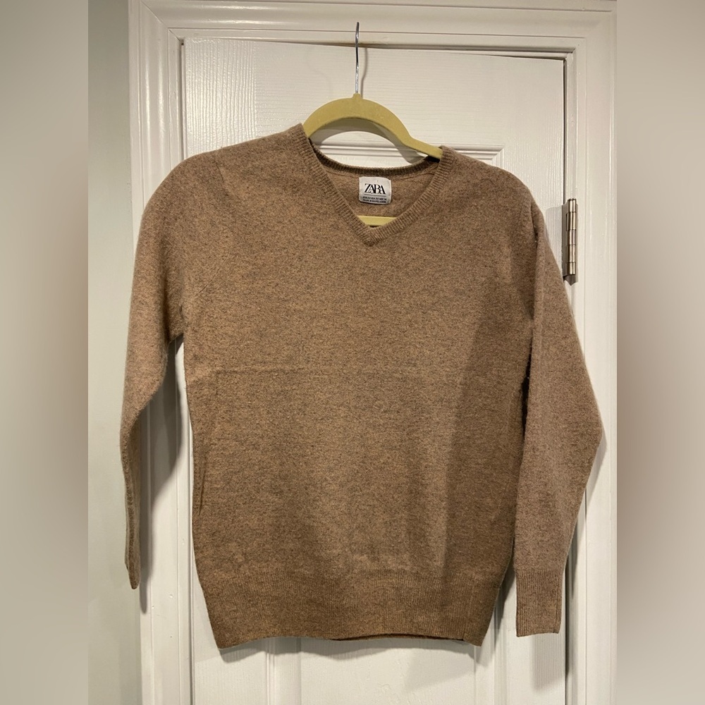NWOT Zara Size XS Mushroom Brown Classic V Neck Long Sleeve Pullover Sweater
